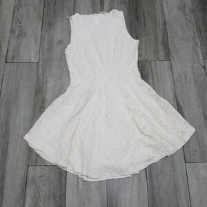 MAITAI WHITE FLORAL LACE SLEEVELESS LINED FLARED MINI SKATER SKIRT MED.